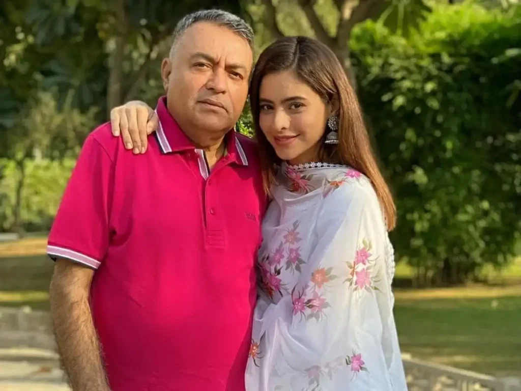 Aamna Sharif  with Father