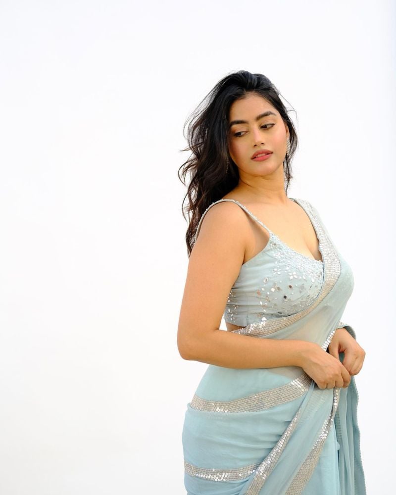 Hot Photos of Apoorva Mishra that are Hot as Hell