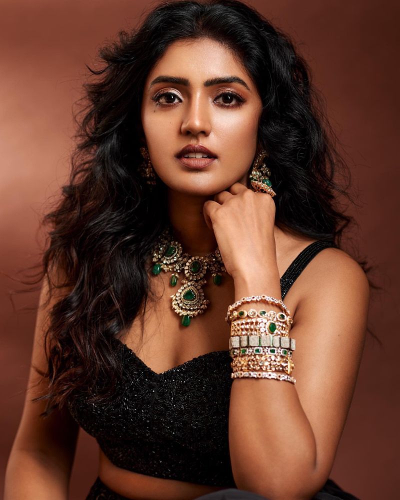 Hot and Spicy Photoshoot Photos of Eesha Rebba, the popular Telugu actress