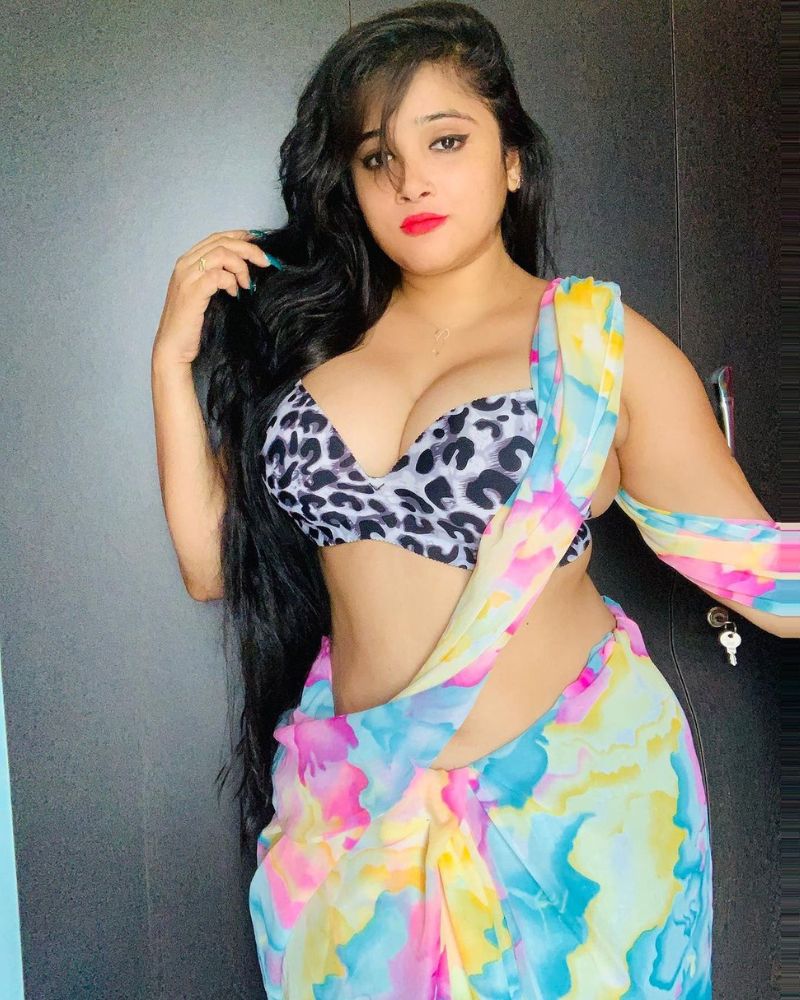 Hot Photos of Fashion Influencer Piyali - Check out her Busty Pics!