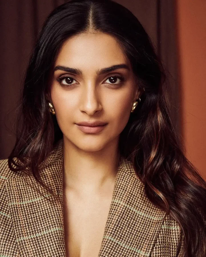 Sonam Kapoor Lajf8824