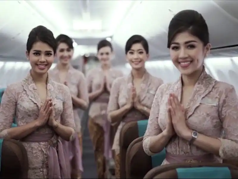 Garuda-indonesia-airlines-stewardess