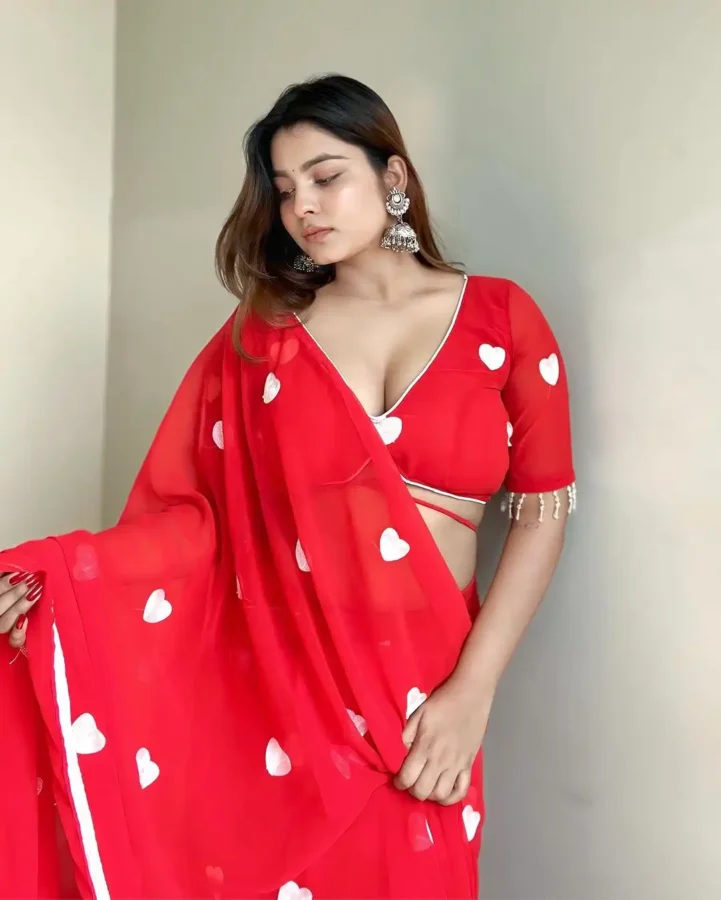 Hot Photos of Curvy Instagram Model Kanak Mishra (44)