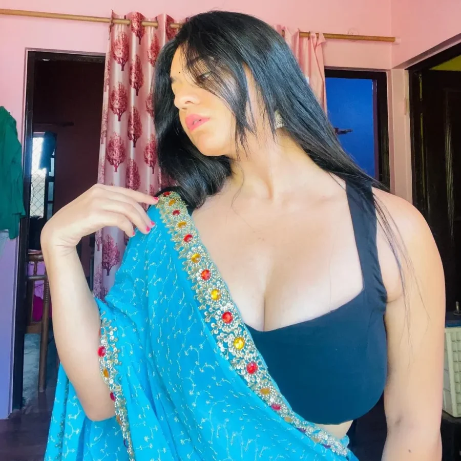 Sonali Kaintura Hot Photos (27)