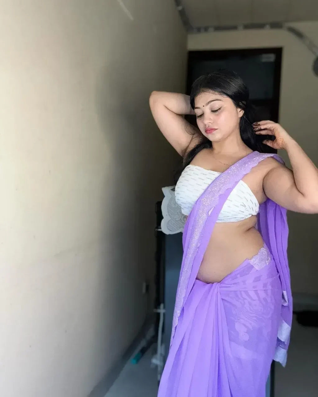 Rashmi Singh Rajput Saree Navel Pics (1)