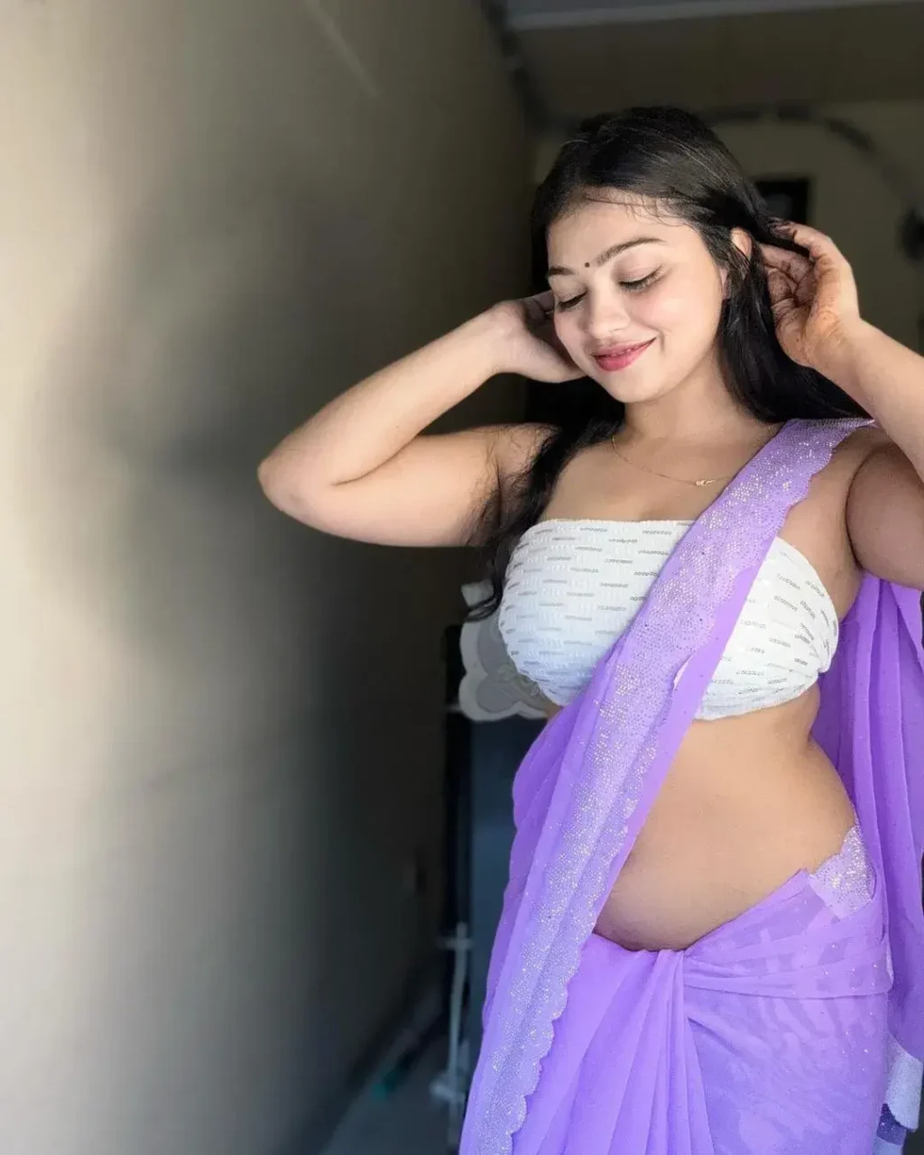 Rashmi Singh Rajput Saree Navel Pics (2)