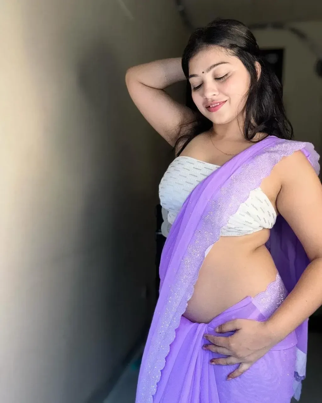 Rashmi Singh Rajput Saree Navel Pics (4)