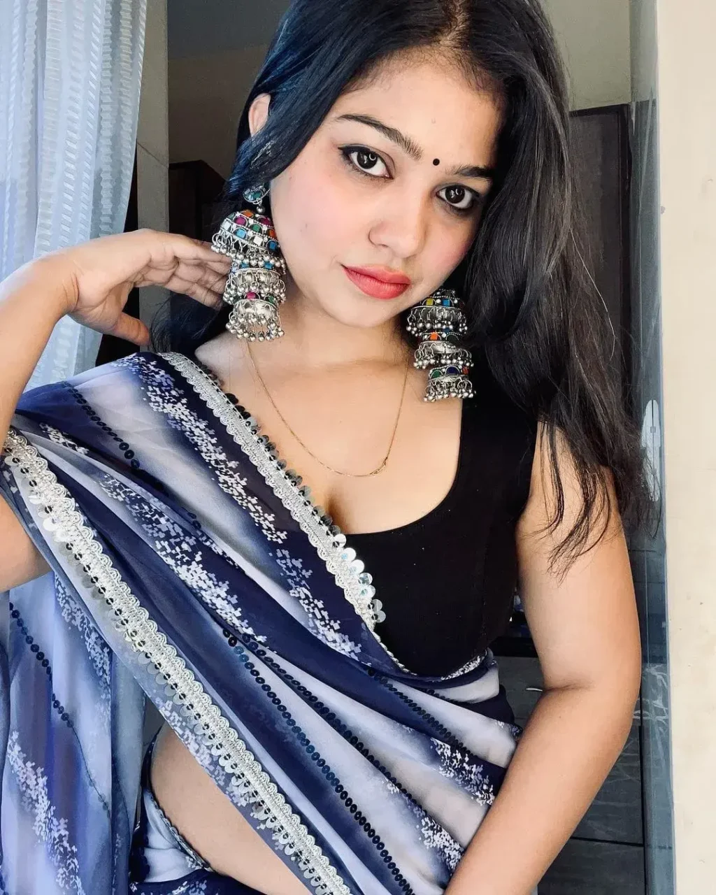 Rashmi Singh Rajput Saree Navel Pics (54)