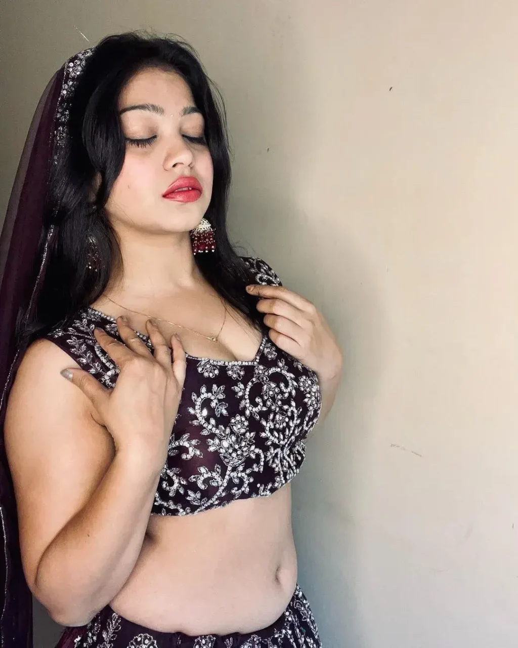 Rashmi Singh Rajput Saree Navel Pics (55)