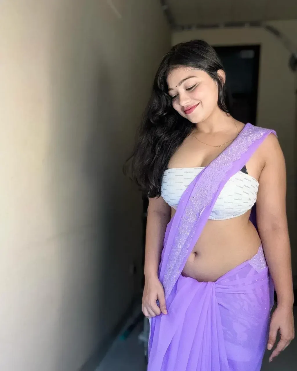 Rashmi Singh Rajput Saree Navel Pics (6)