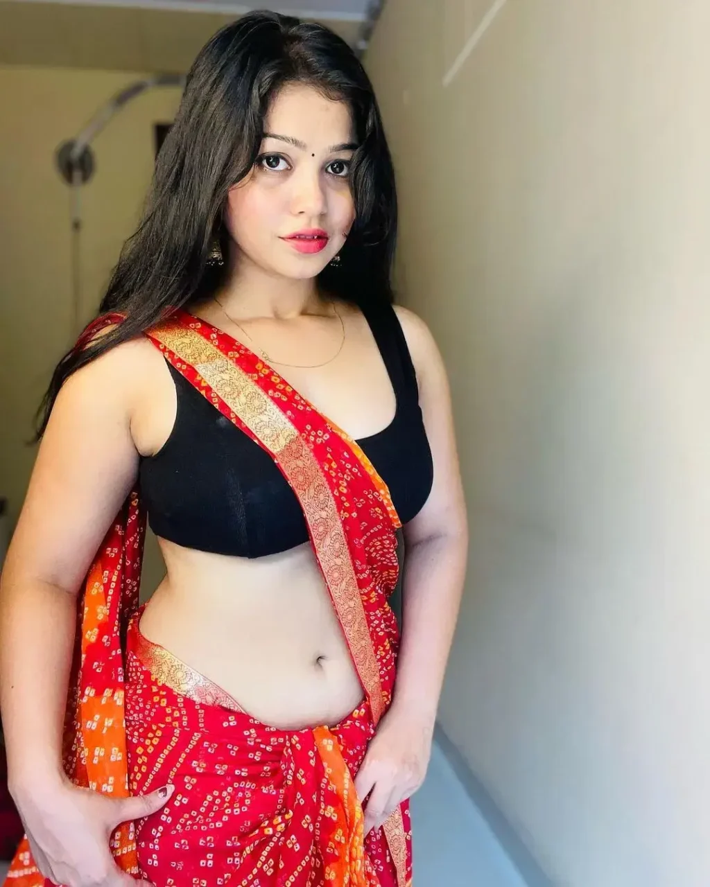 Rashmi Singh Rajput Saree Navel Pics (66)