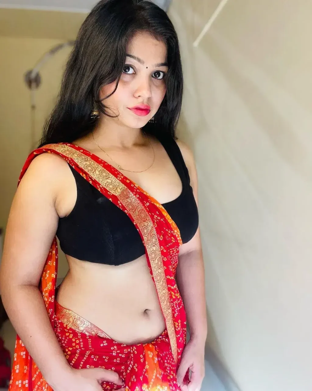 Rashmi Singh Rajput Saree Navel Pics (67)