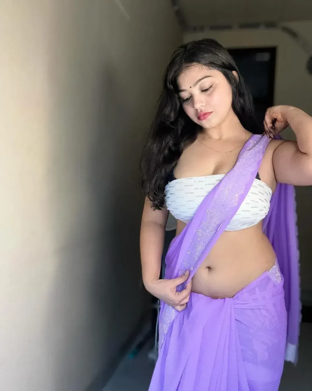 Rashmi Singh Rajput Saree Navel Pics (8)