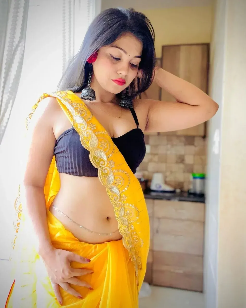 Rashmi Singh Rajput Saree Navel Pics (84)