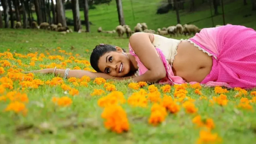 Shamna Kasim (poorna) Item Girl Kollywood