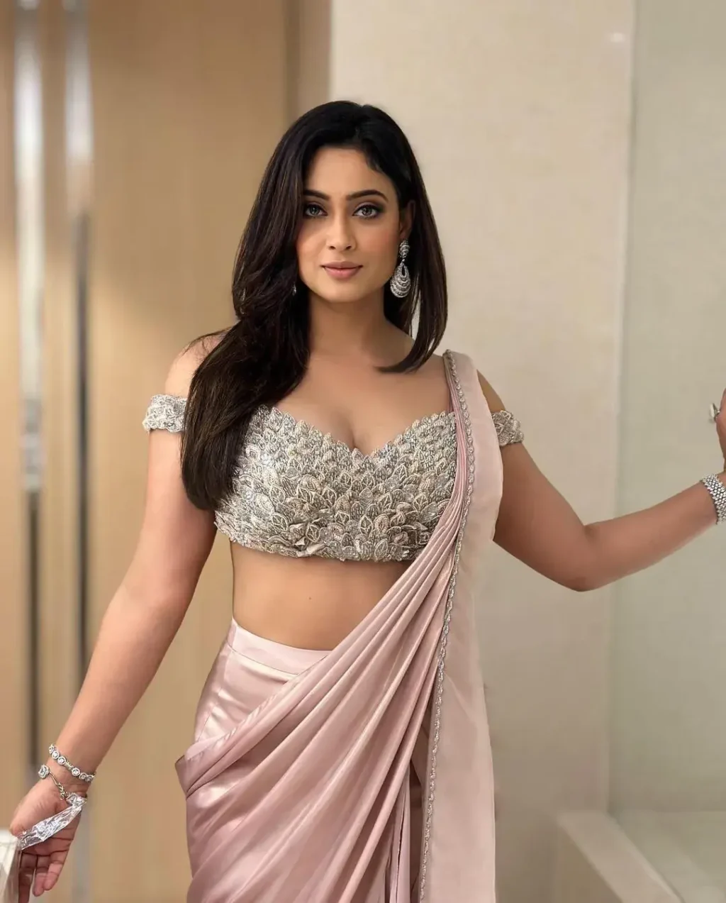 Shweta Tiwari Sexy Photos (17)