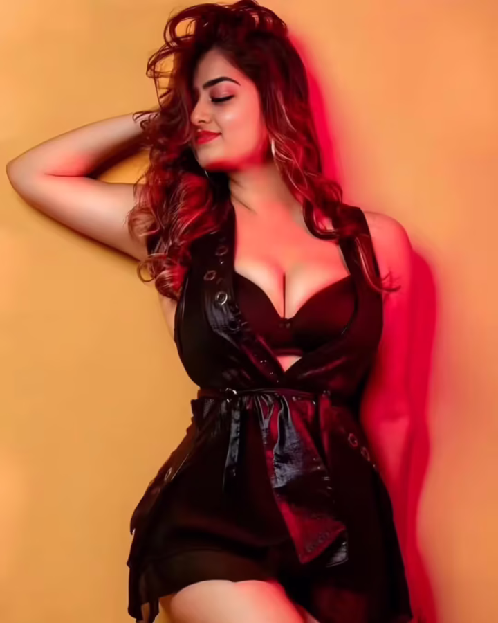 Inaya Saini Hot Pics, The Busty Indian Model (285)
