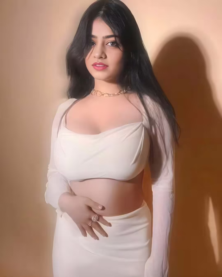 Inaya Saini Hot Pics, The Busty Indian Model (350)