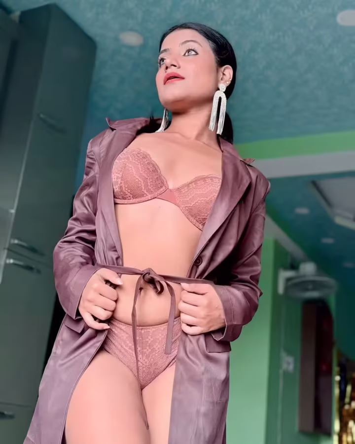 Bristi Samaddar Bold Hot And Spicy Hot Photos (6)