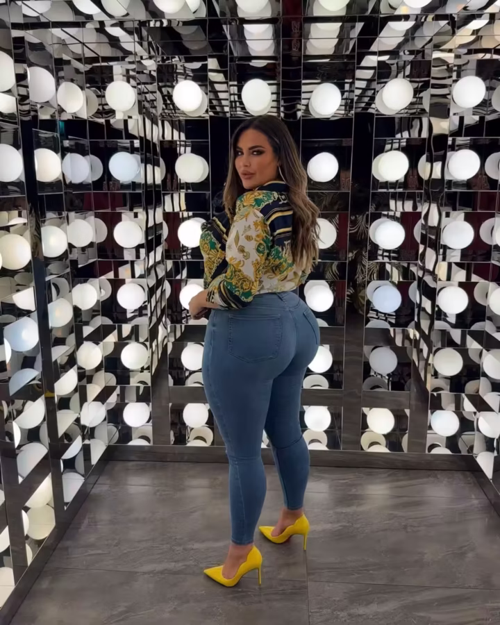 Hannah Olivia Big Booty Hot Photos (11)