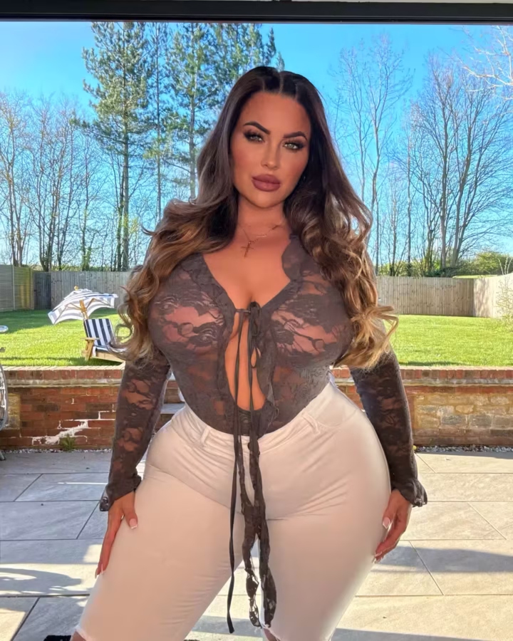 Hannah Olivia Big Booty Hot Photos (2)
