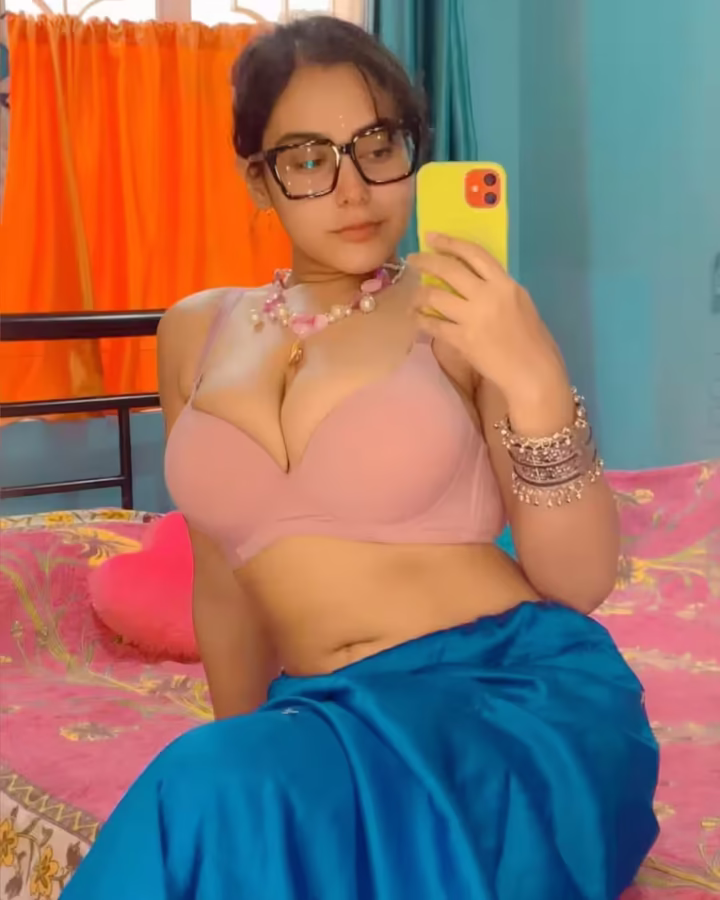 Sunandini Chakraborty Flaunts Her Bust And Cleavage Pics (23)