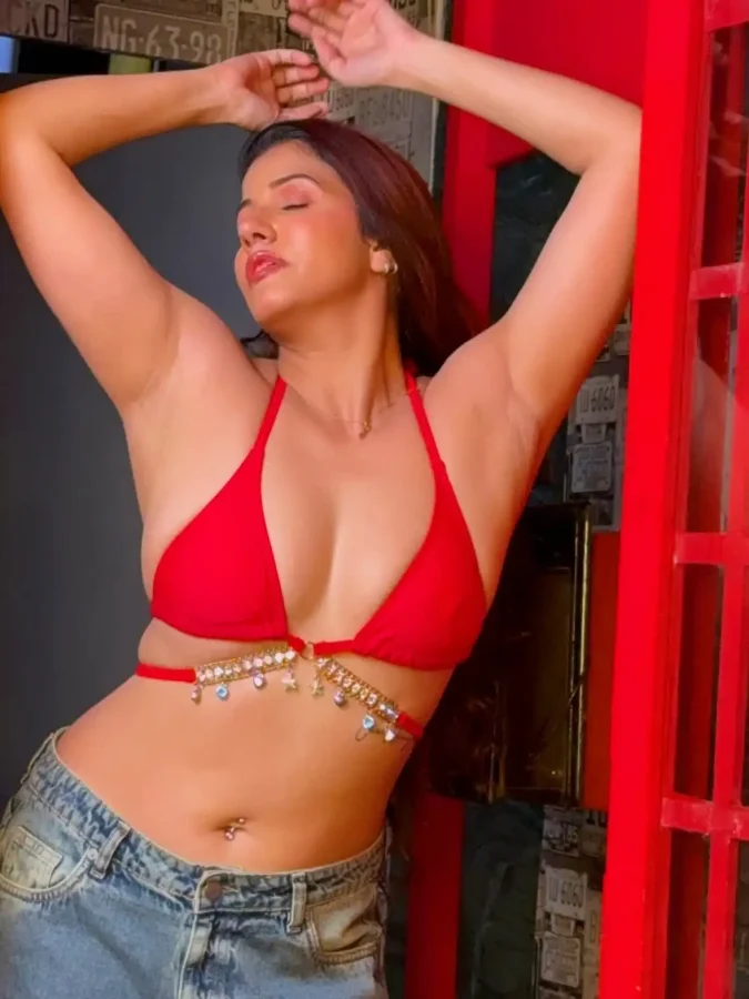 Archana Singh Rajput Red Bralet And Casual Jeans Viral Look