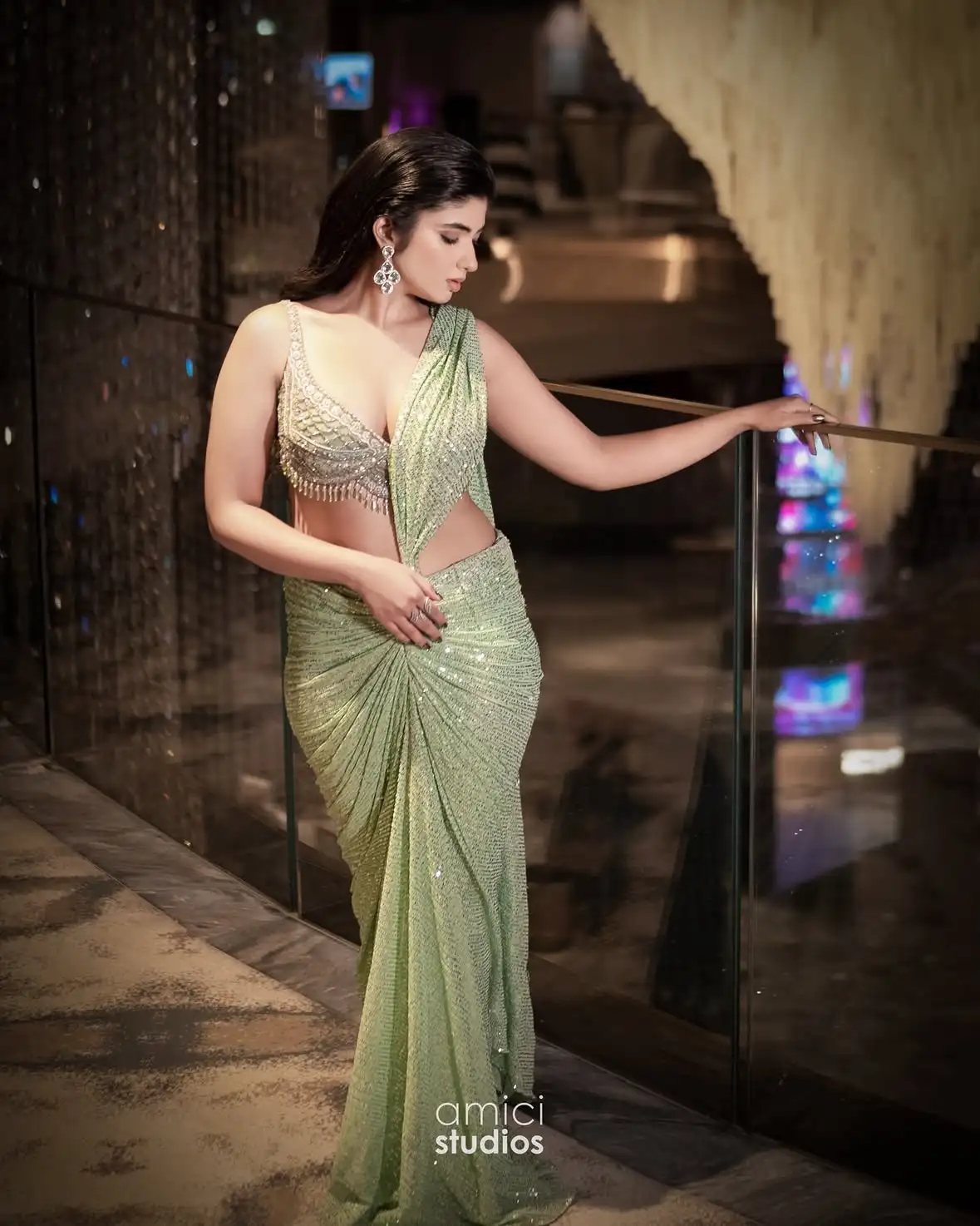 Pragya Nagra Sexy Figure In Saree 6