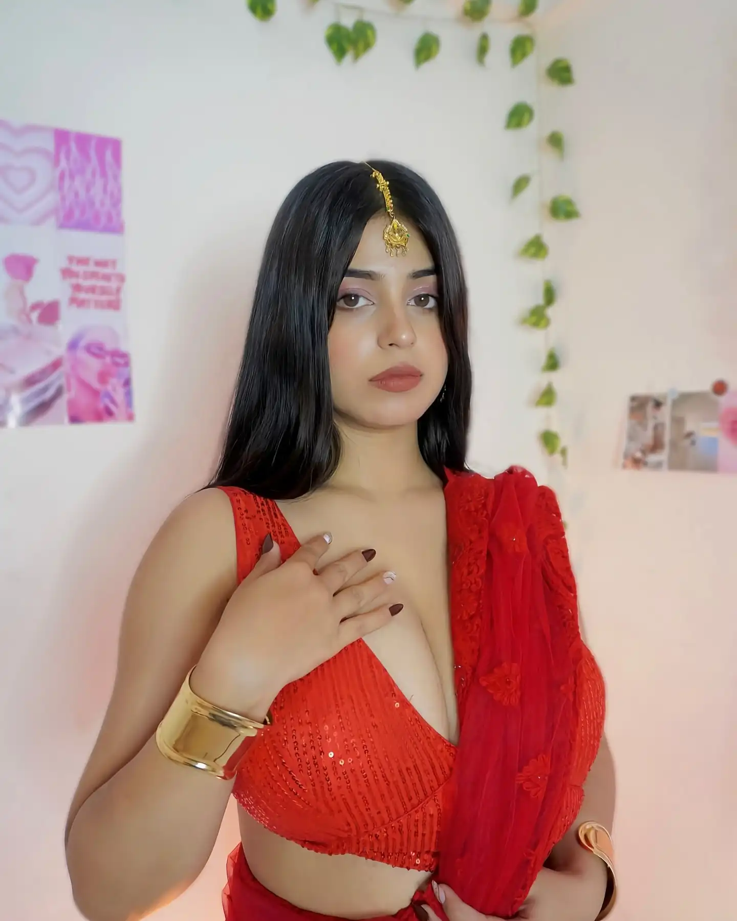Tushikha Goswami Flaunts Bold Cleavage In Deep Neck Red Saree Blouse Look
