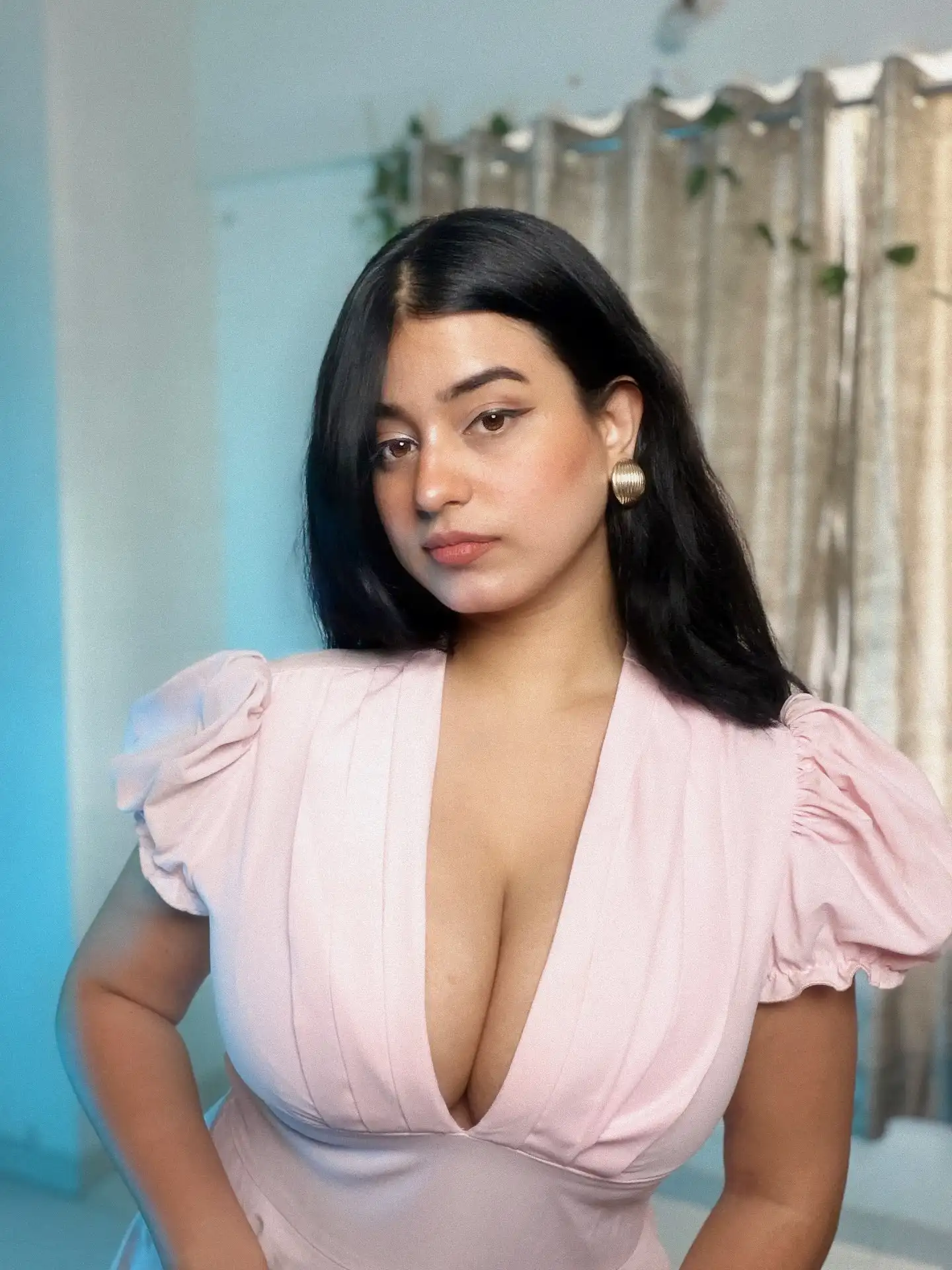 Tushikha Goswami Flaunts Her Bold Deep Cleavage In Elegant Pink Glam Dress