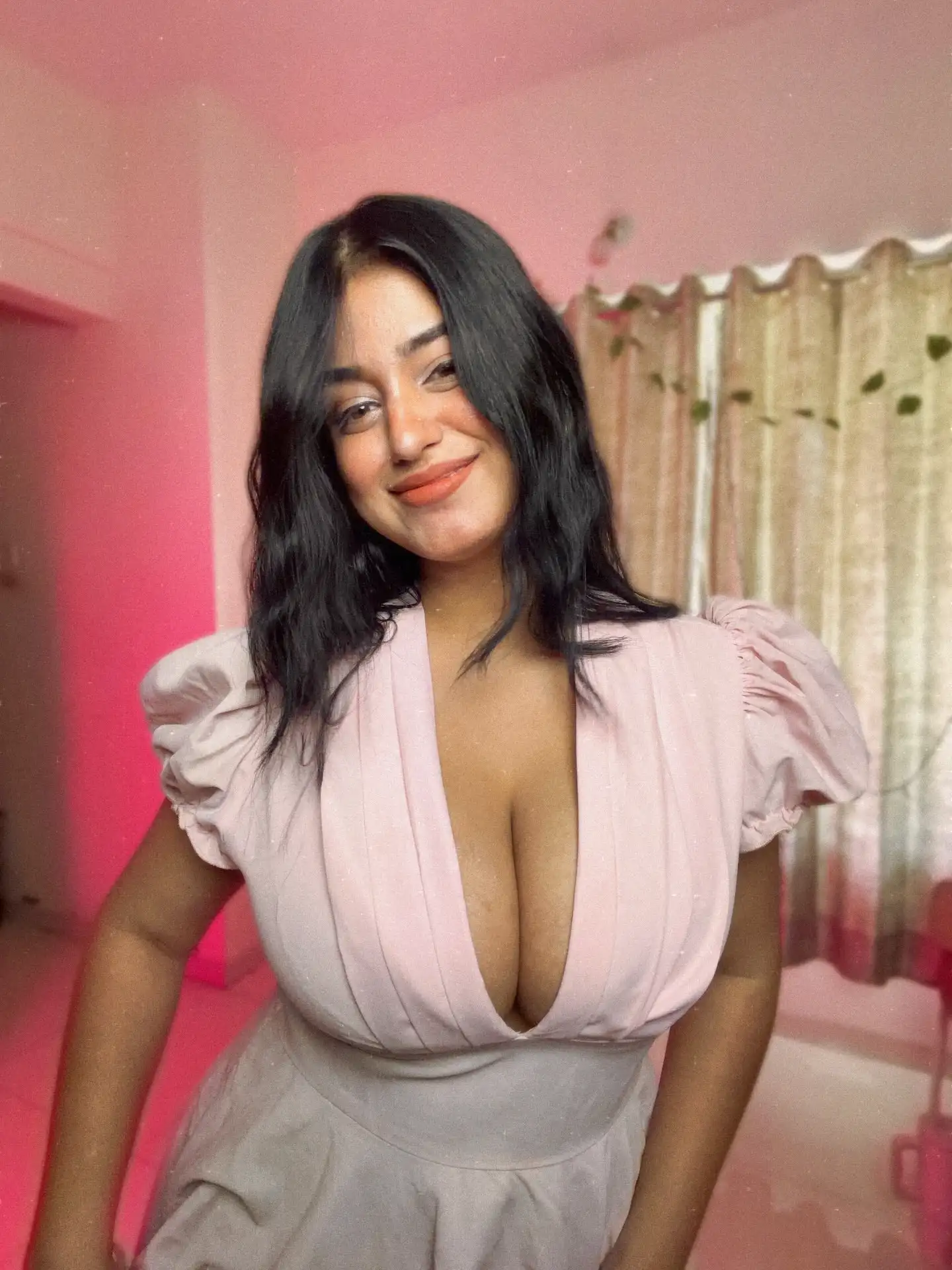 Tushikha Goswami Flaunts Sexy Deep Cleavage In Elegant Pink Glam Outfit