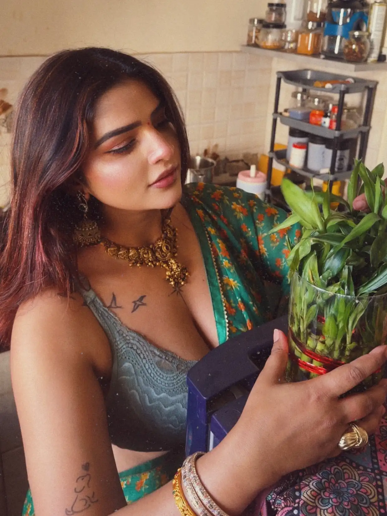 Vinni Varsha Chitara Flaunts Deep Cleavage In Bold Green Saree Look