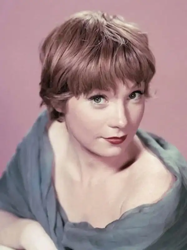 Shirley MacLaine 494