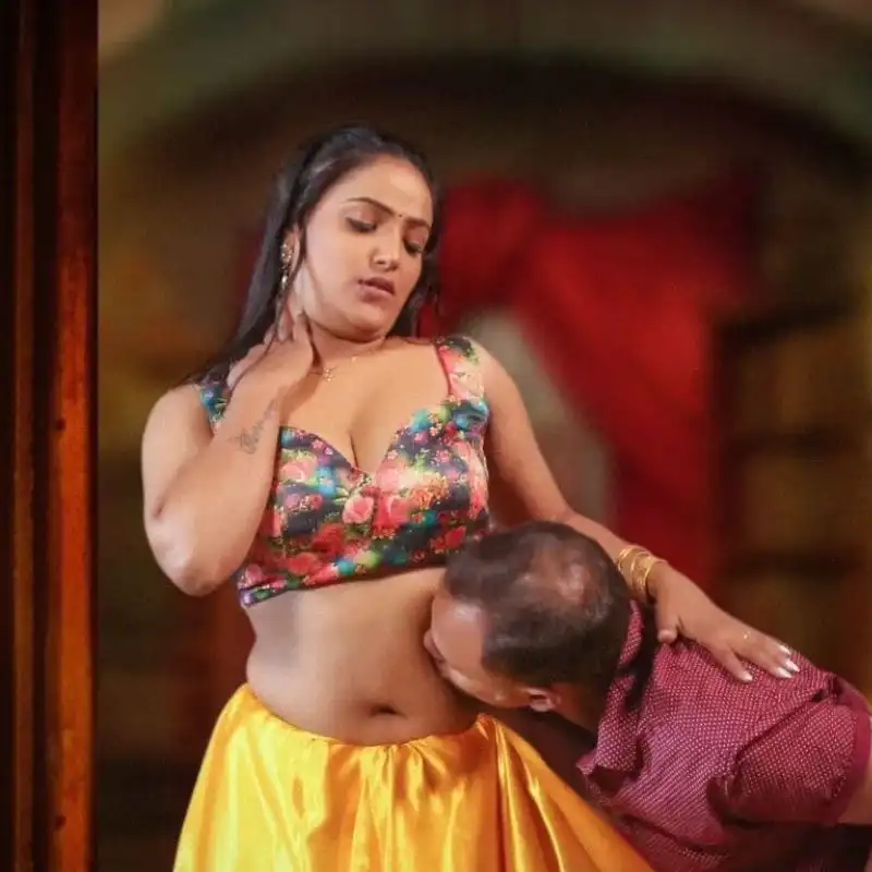 Thand Ka Maza Shyna Khatri